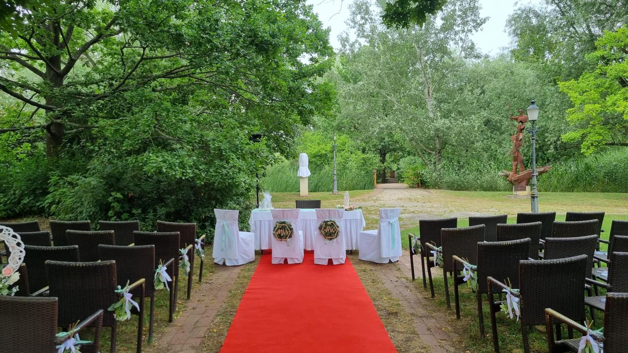 Birkenhof - - Wohlfuehl Mit Wochenend-restaurant Hotel